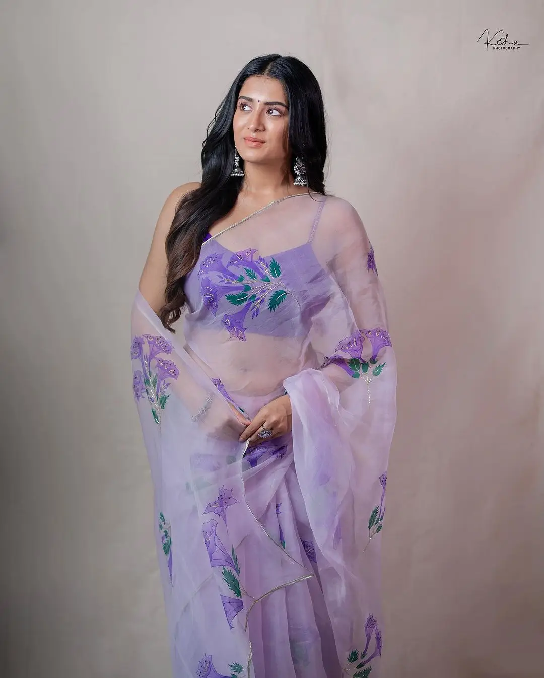 Rashi Singh in Violet Saree Blue Sleeveless Blouse